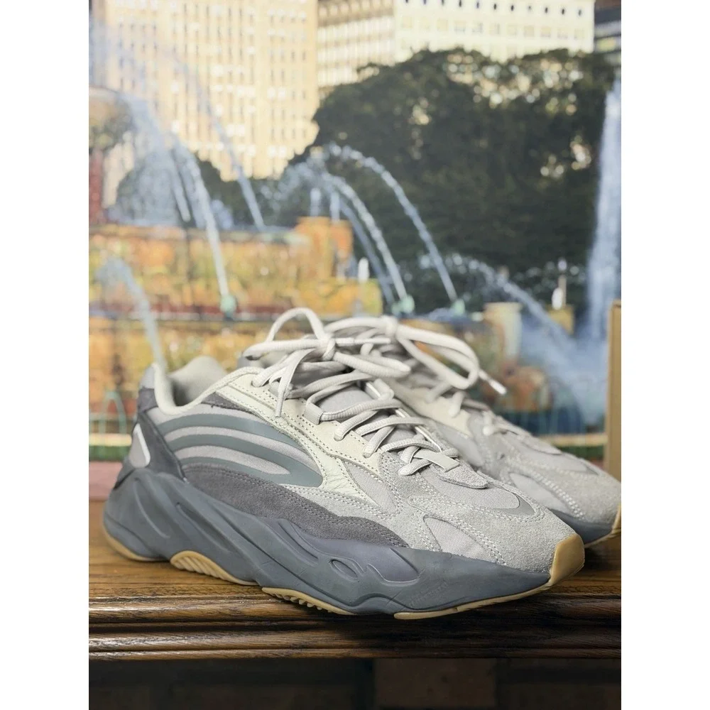 Adidas Yeezy Boost 700 V2 Tephra Men's Size 10.5 FU7914 100% Authentic